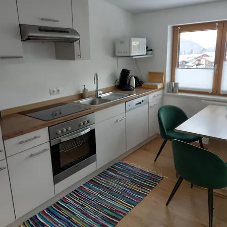 Lovely Rita, Apartment *