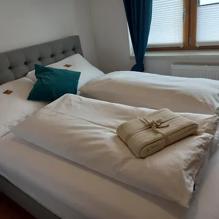 Lovely Rita, Apartment